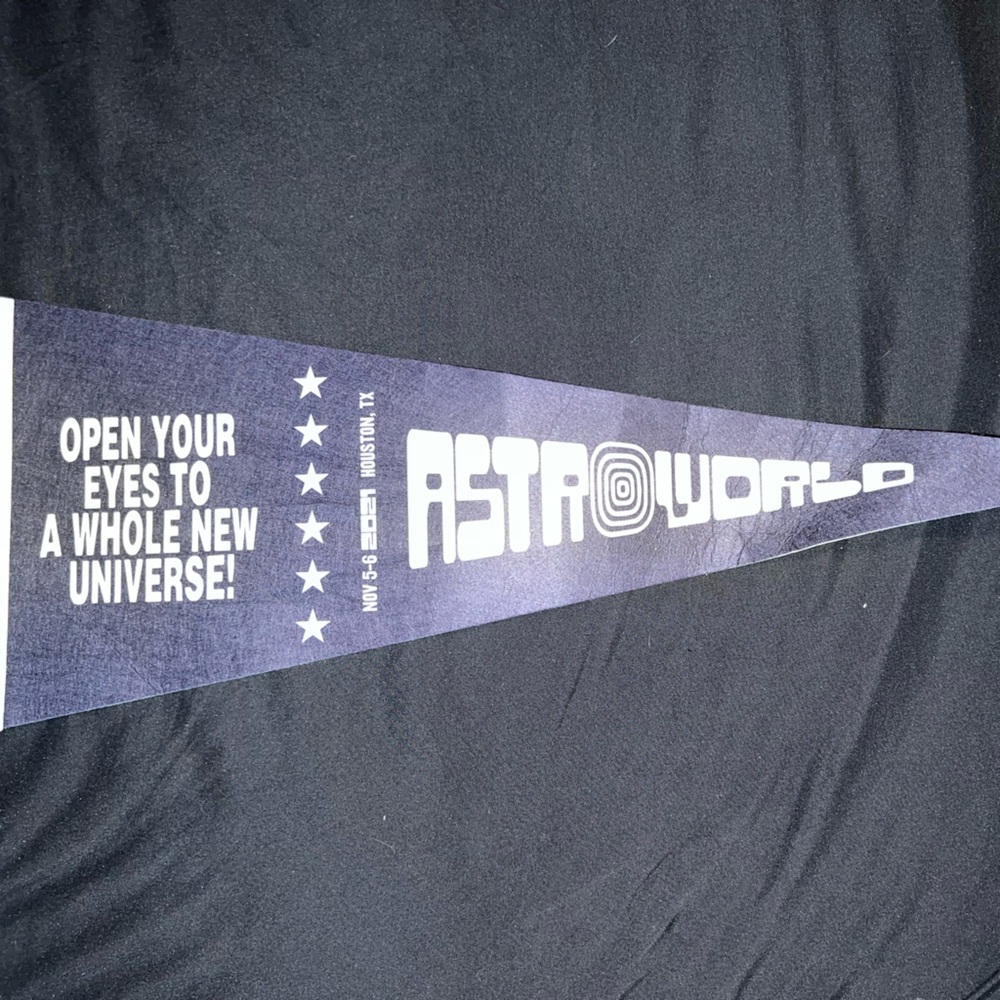 TRAVIS SCOTT ASTROWORLD BANNER
